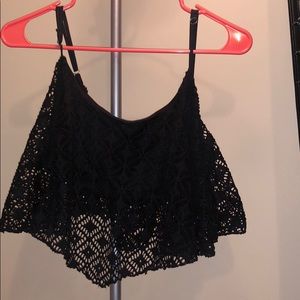 🌻Black cropped tank🌻